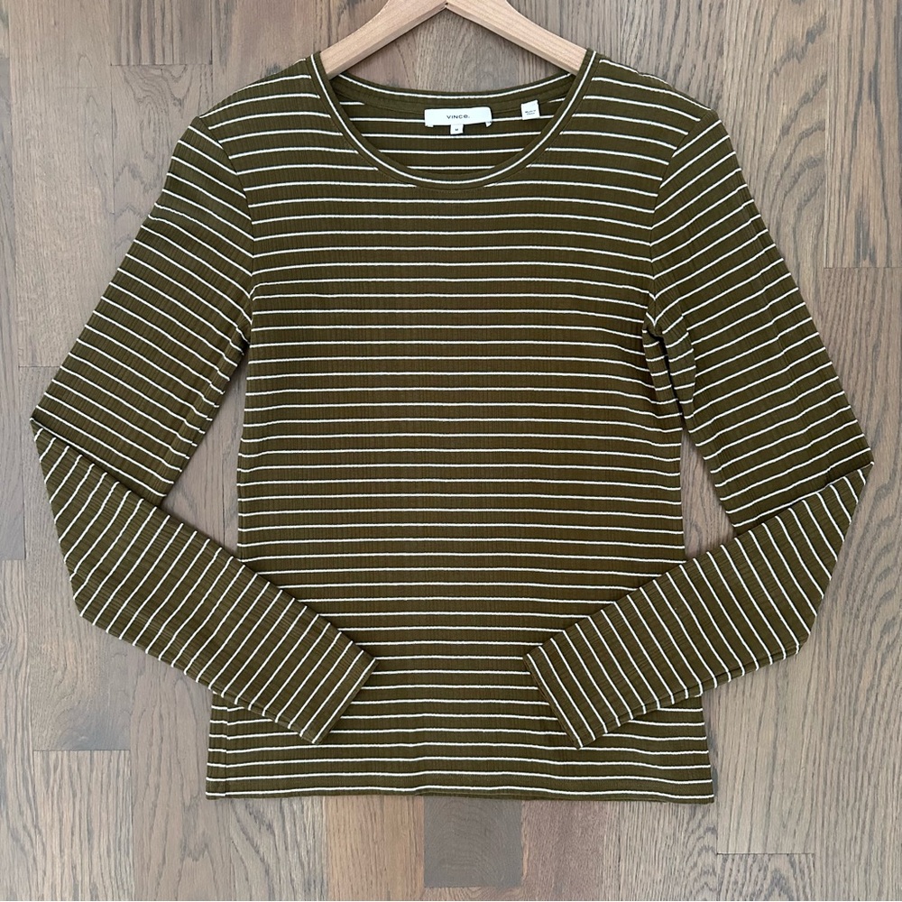 Vince Round Neck Long Sleeve Ribbed Striped Tee in Olive and White Size Medium